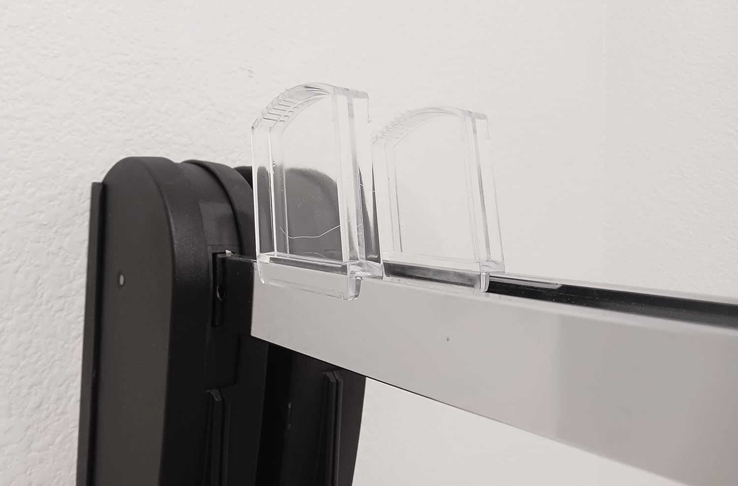Servetto ClosetPro Central Wall-Mounted Wardrobe Lift Expanding 25 9/16" - 45 1/4" Steel Tubing 22 lb Weight capacity