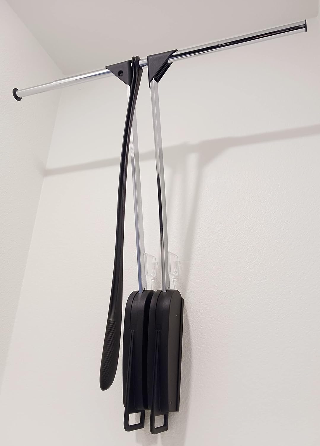 Servetto ClosetPro Central Wall-Mounted Wardrobe Lift Expanding 25 9/16" - 45 1/4" Steel Tubing 22 lb Weight capacity