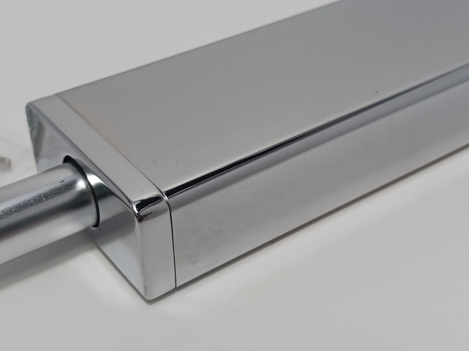 Richelieu Designer Wardrobe Reversible Closet Valet Rod with 8.5 Inch Pullout Extension - KI Home